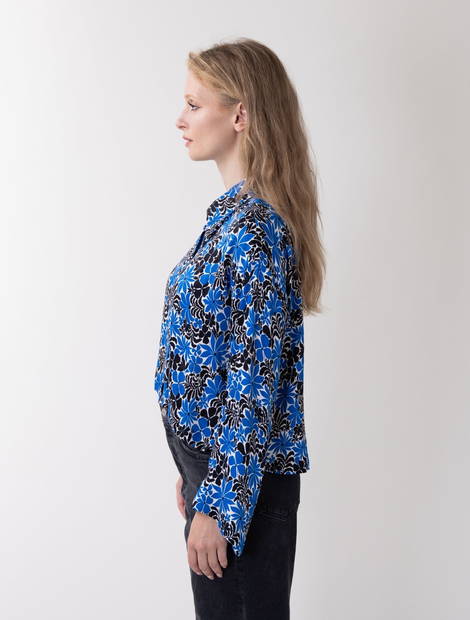 トップス Eno Eno Top in Blue Flora | Crono Zee – Crono Zee